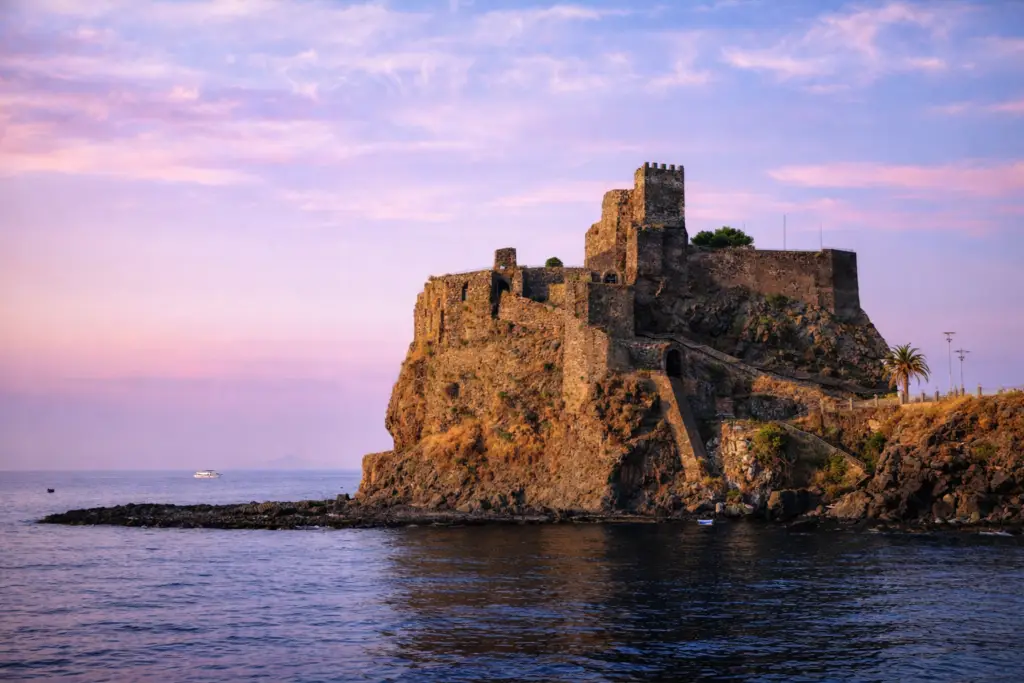 catane château aci castello sicile catania